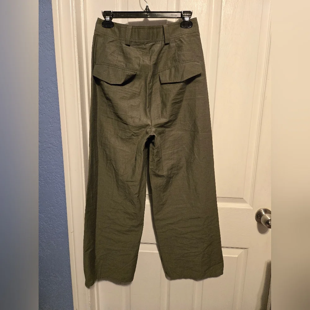 NWOT Zara Straight Leg Pants Women's Size Small Color Olive Green